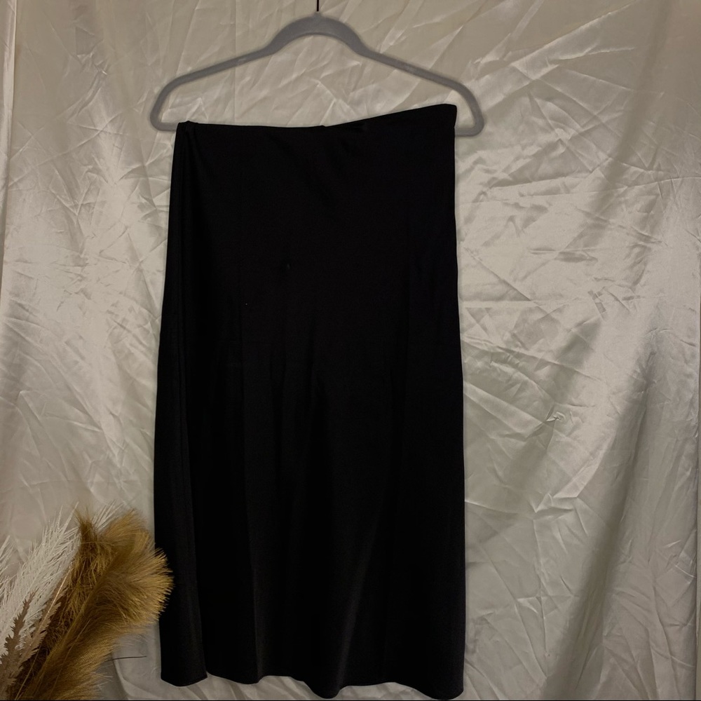 Maxi/MIdi black satin skirt